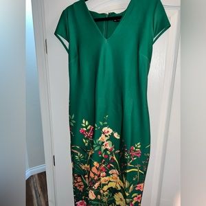 It’s a Green dress moment. 3 dresses, 1 is brand new with tags, the other 2…